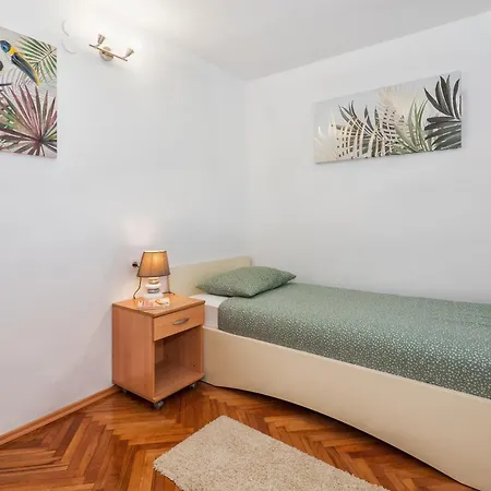 Apartment Oasis Split