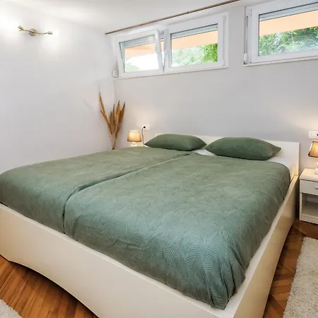 Lägenhet Oasis Split